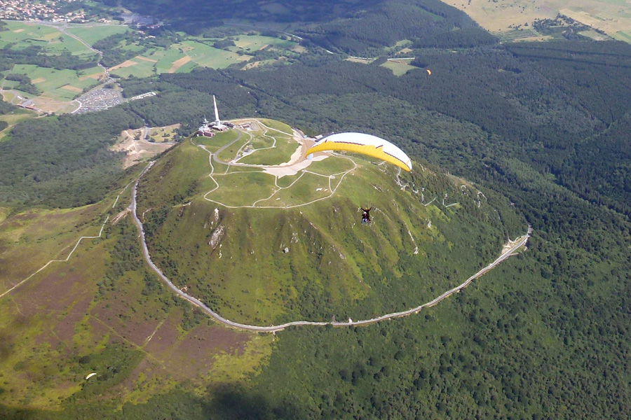 flying puy de dome biplace parapente advance beta