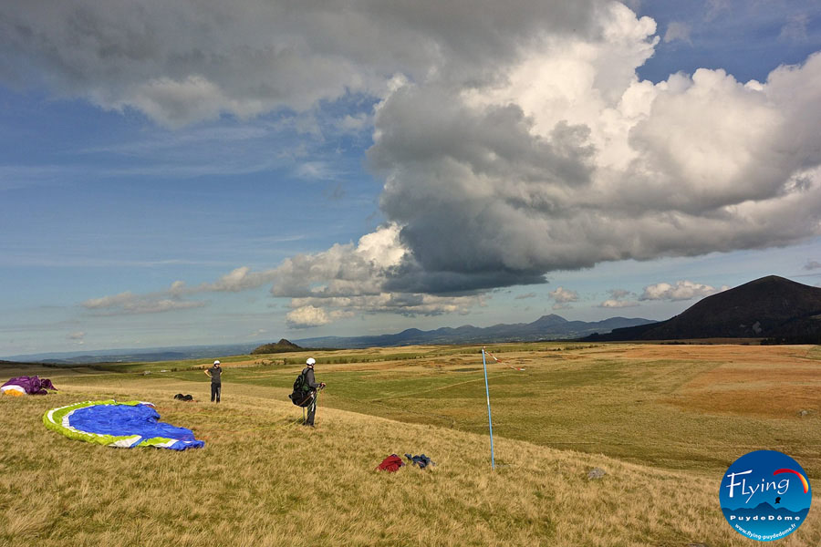 flying puy de dome parapente puy mary