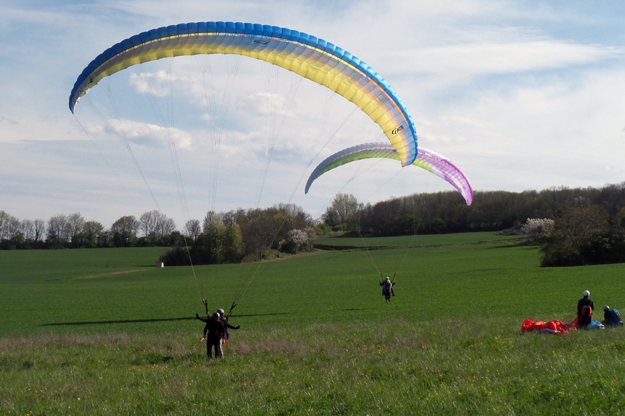 qualification biplace ffvl 2015 flying puy de dome atterrissage saint sandoux 900