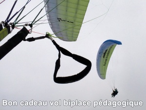 bon-cadeau-vol-biplace-pedagogique-flying-puy-de-dome