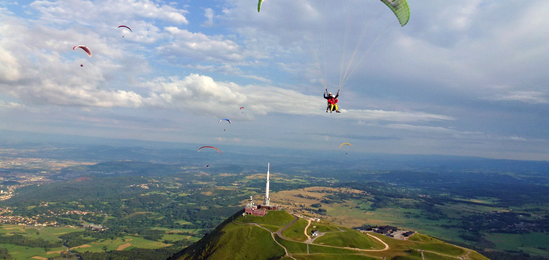 Bapteme parapente au dessus du Puy de Dôme