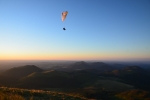 Flying Puy De Dome Biplace Parapente Couche Soleil Chaine Des Puys Nord