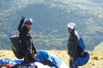 Flying Puy De Dome Biplace Parapente Preparation Passager